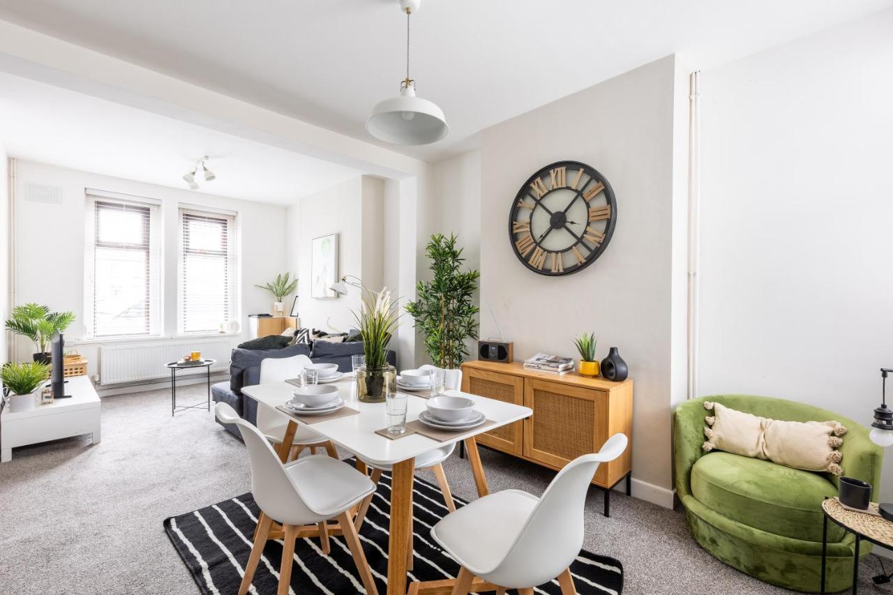 Levi Suite By Koya Homes - 3-Bedroom Home, Downtown Cardiff, Free Parking Extérieur photo