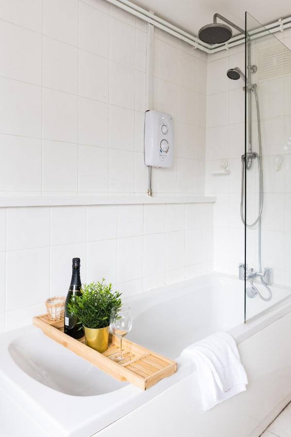 Levi Suite By Koya Homes - 3-Bedroom Home, Downtown Cardiff, Free Parking Extérieur photo
