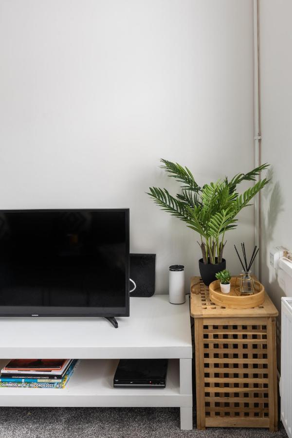 Levi Suite By Koya Homes - 3-Bedroom Home, Downtown Cardiff, Free Parking Extérieur photo