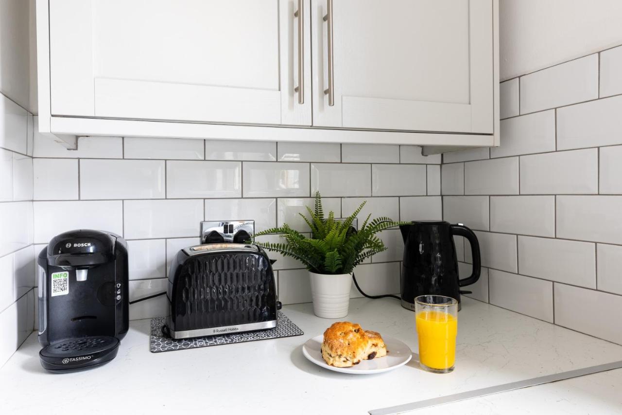 Levi Suite By Koya Homes - 3-Bedroom Home, Downtown Cardiff, Free Parking Extérieur photo