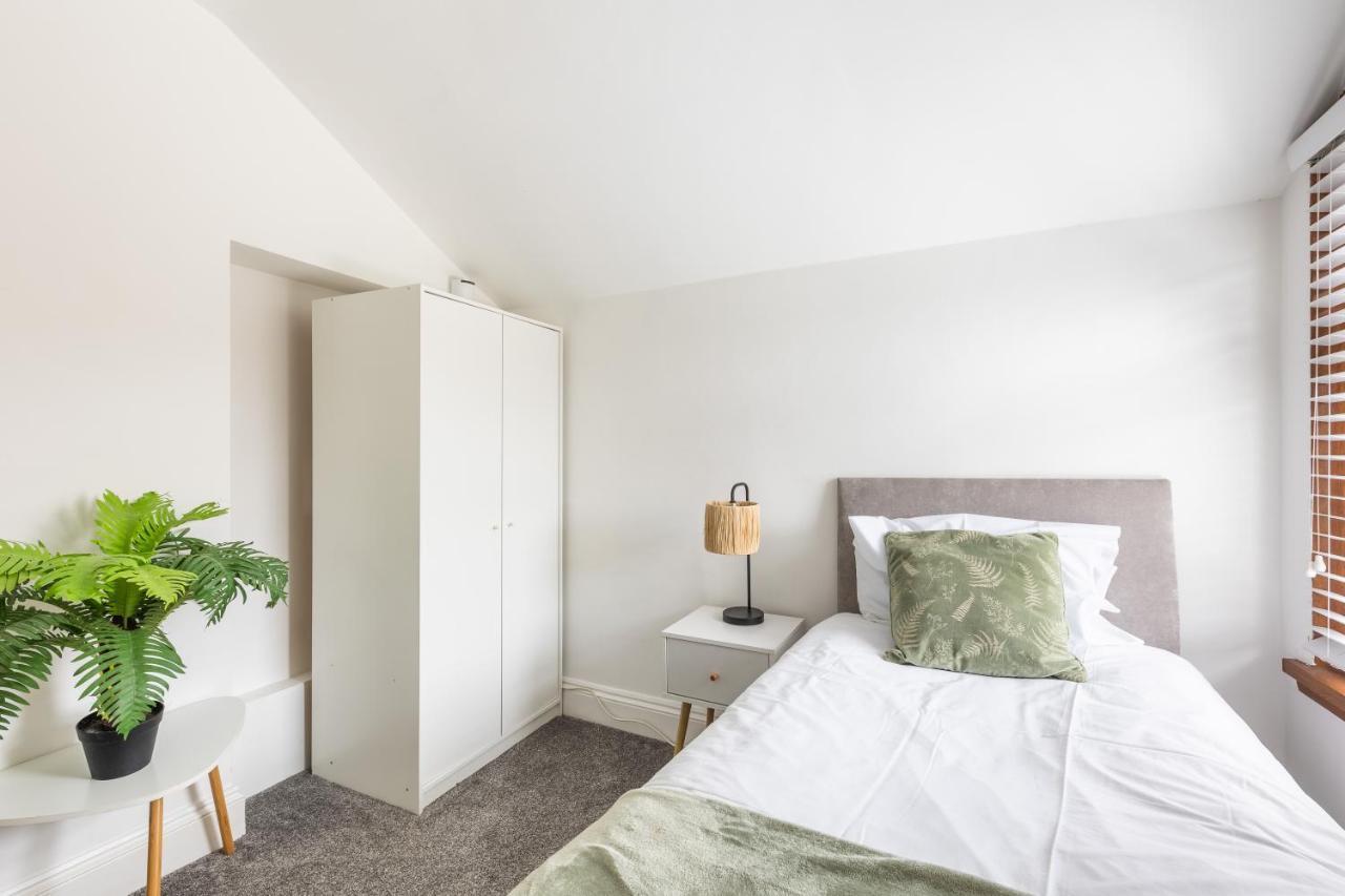 Levi Suite By Koya Homes - 3-Bedroom Home, Downtown Cardiff, Free Parking Extérieur photo