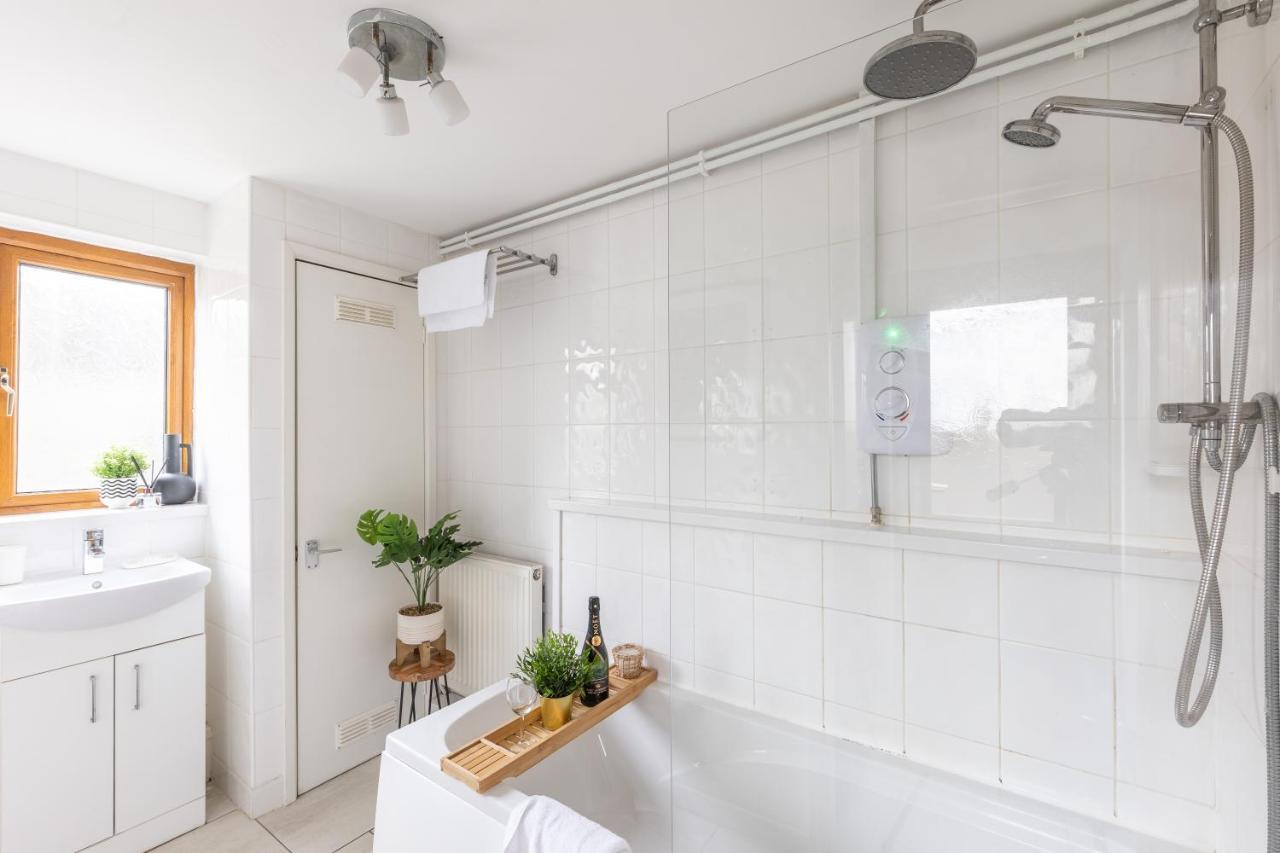 Levi Suite By Koya Homes - 3-Bedroom Home, Downtown Cardiff, Free Parking Extérieur photo