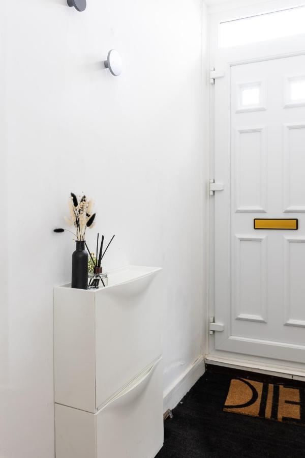 Levi Suite By Koya Homes - 3-Bedroom Home, Downtown Cardiff, Free Parking Extérieur photo